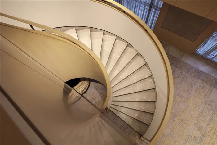 澄海國瑞豪生大酒店旋轉樓梯設計   國際五星酒店設計案例賞析