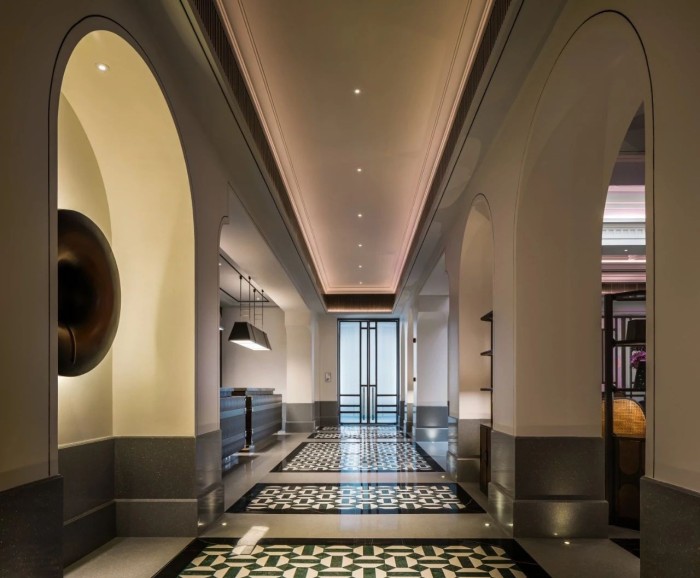酒店走廊設計-復古傳奇  武漢漢口江灘美侖國際酒店設計