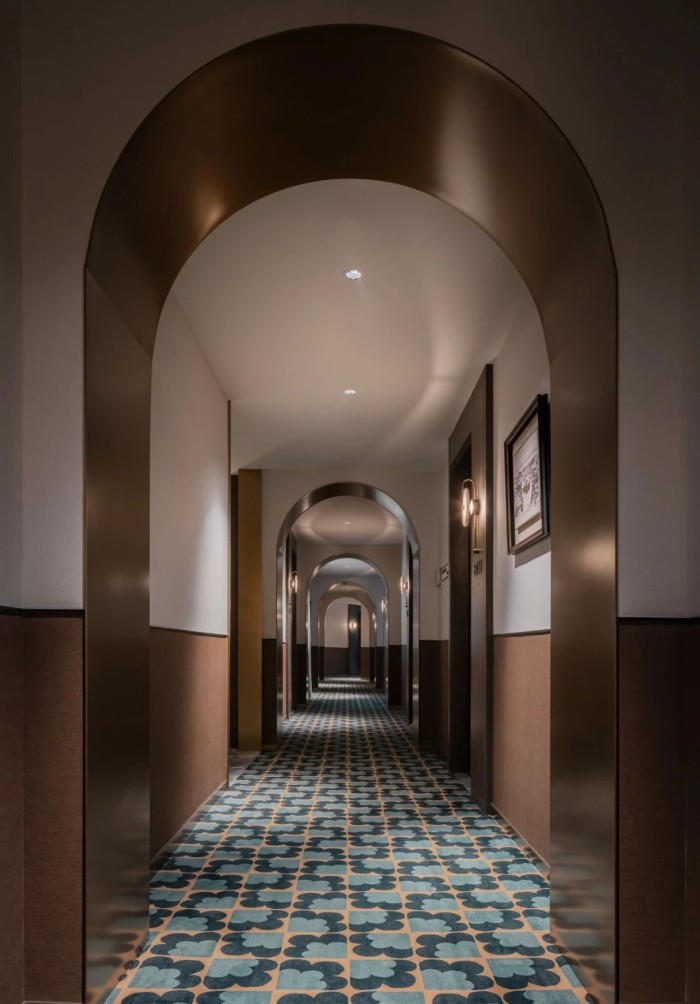 復古傳奇  武漢漢口江灘美侖國際酒店客房走廊設計